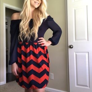 🧡💙Chevron Off-Shoulder Flowy Sleeve Dress💙🧡